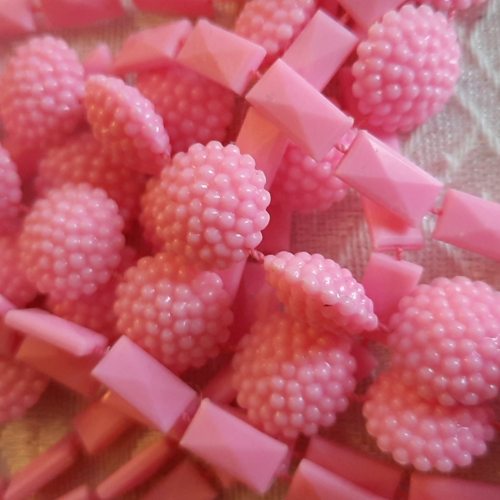 Vintage Pink Plastic Necklace 24" - Picture 2 of 3